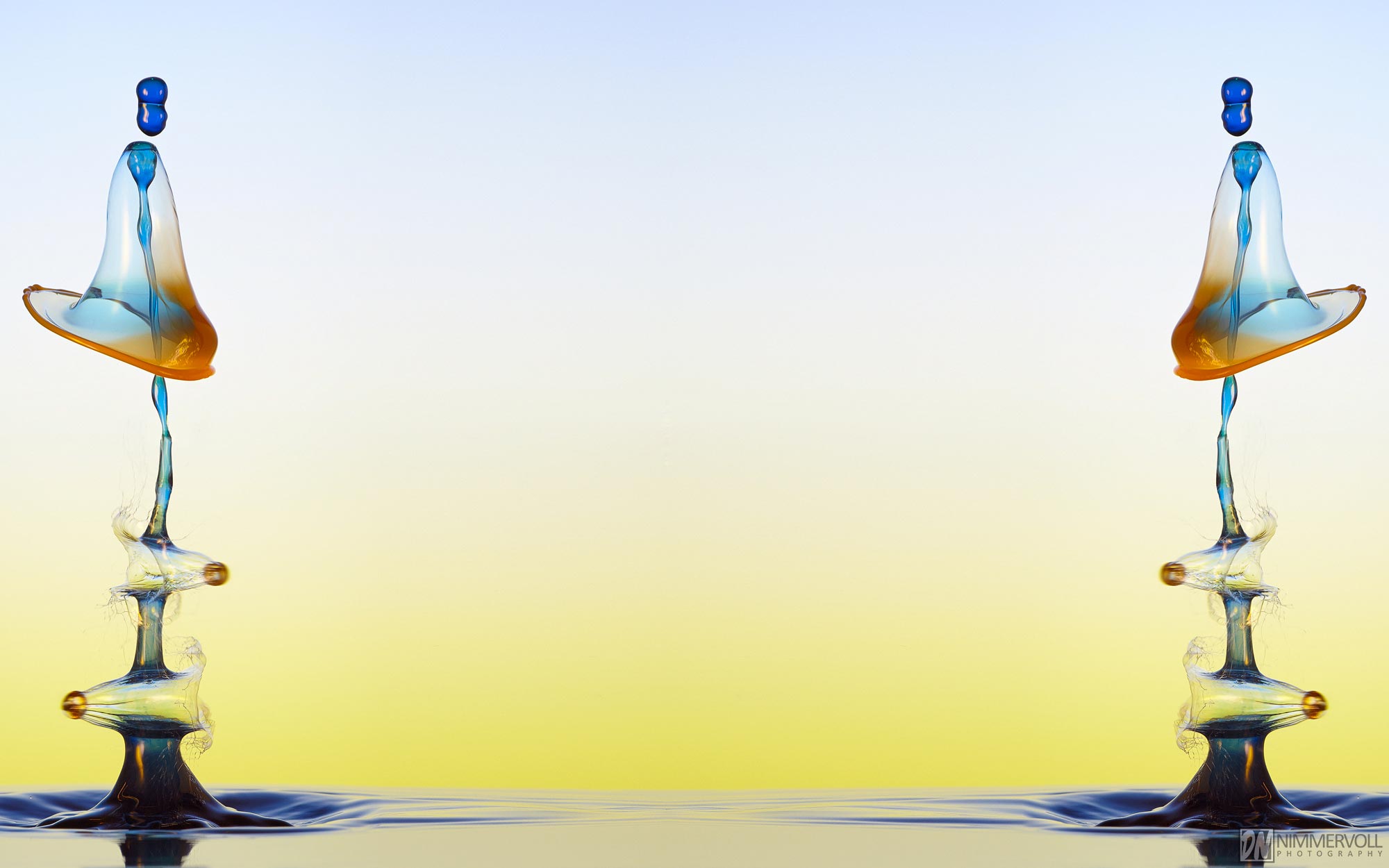 Highspeed Fotografie - Liquid Art Wassertropfen - Nimmervoll background image